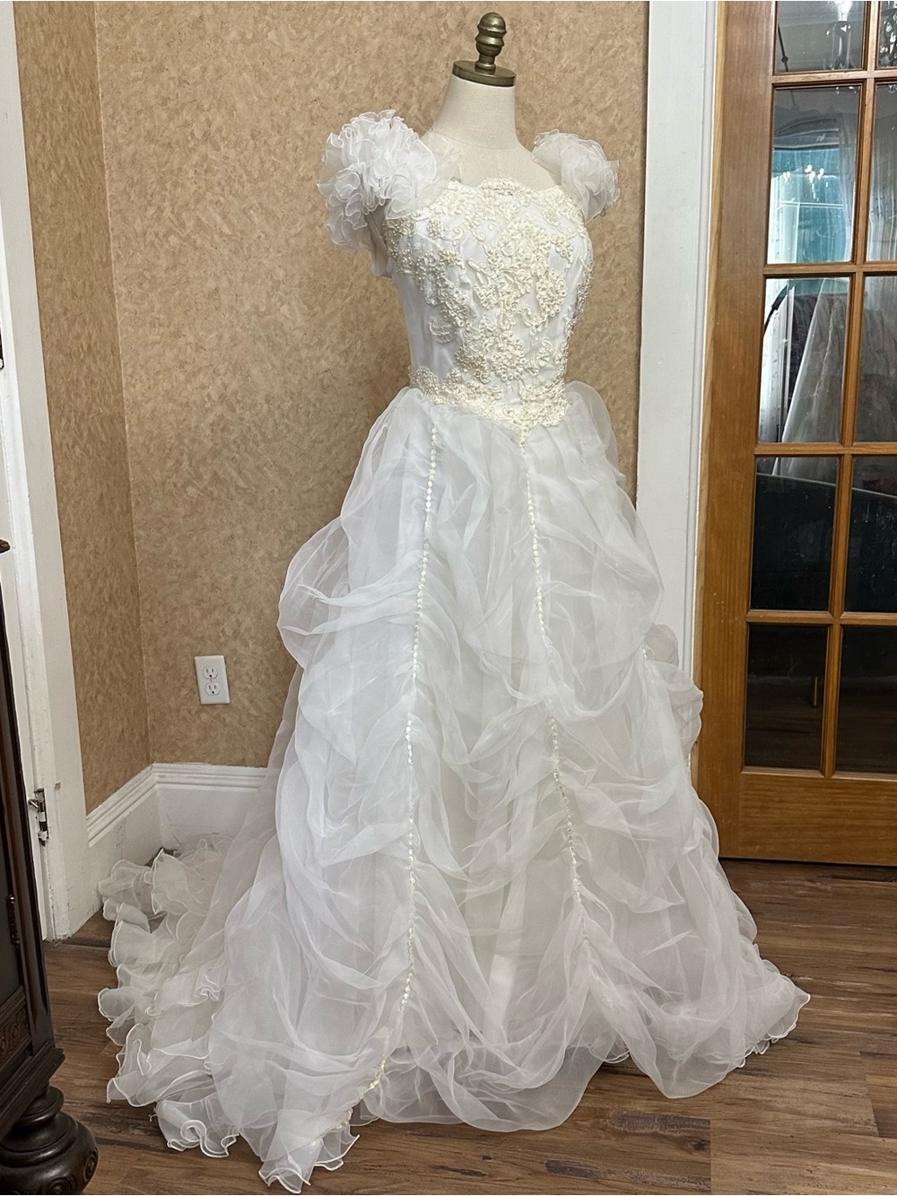 VTG 80s White Ivory Ruffled Beaded Sequin Floral Basque Waist Wedding Dress Gown